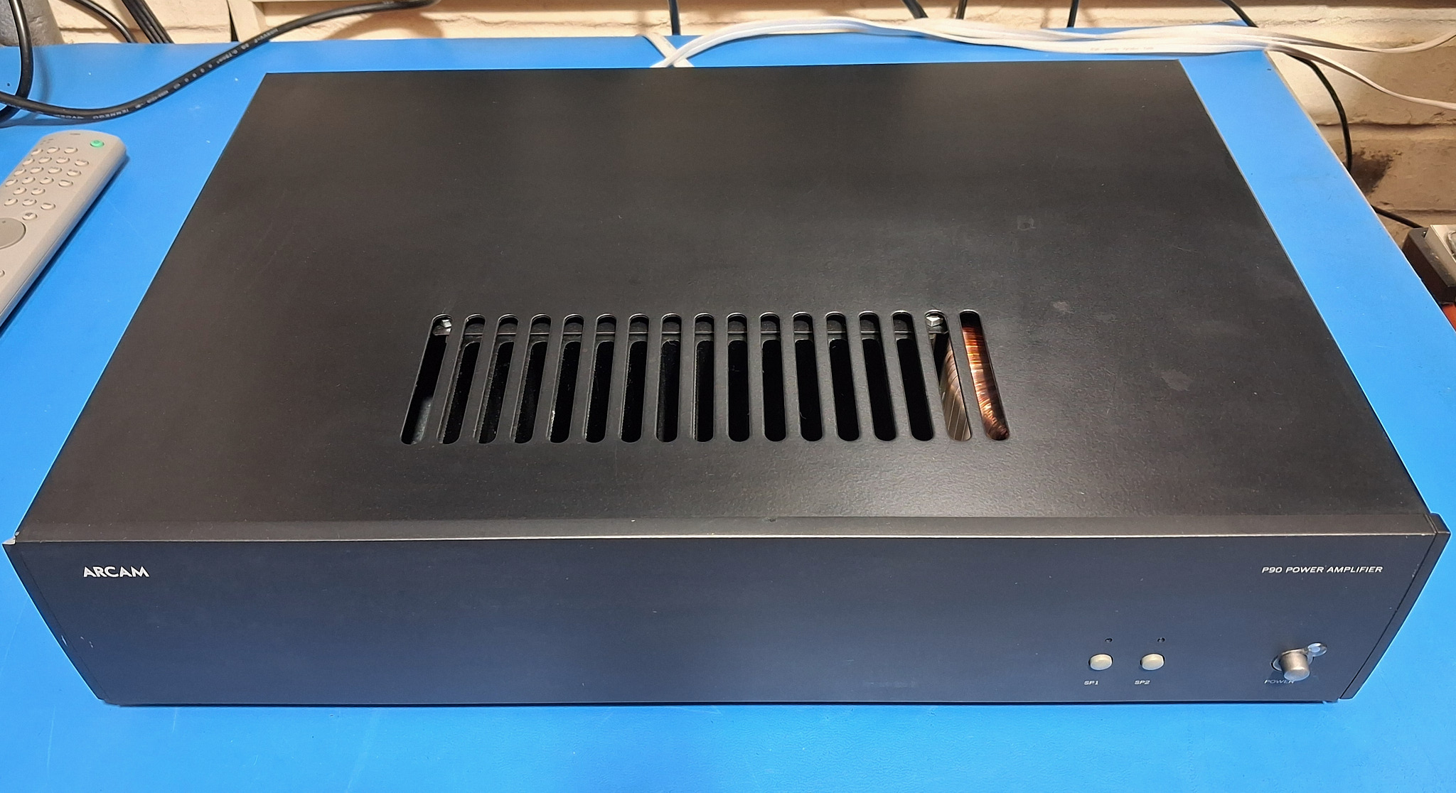 Arcam P90 Power Amplifier in Black - Image 2
