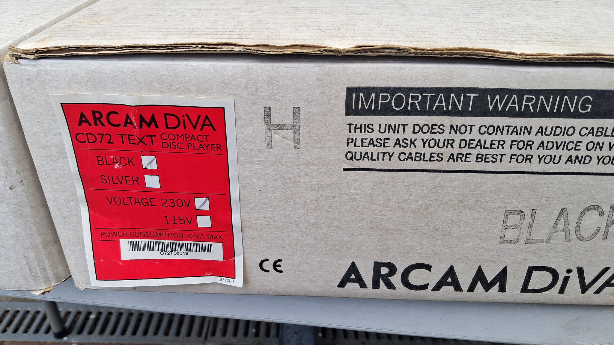 Arcam CD72T CD Player in Black - Image 4