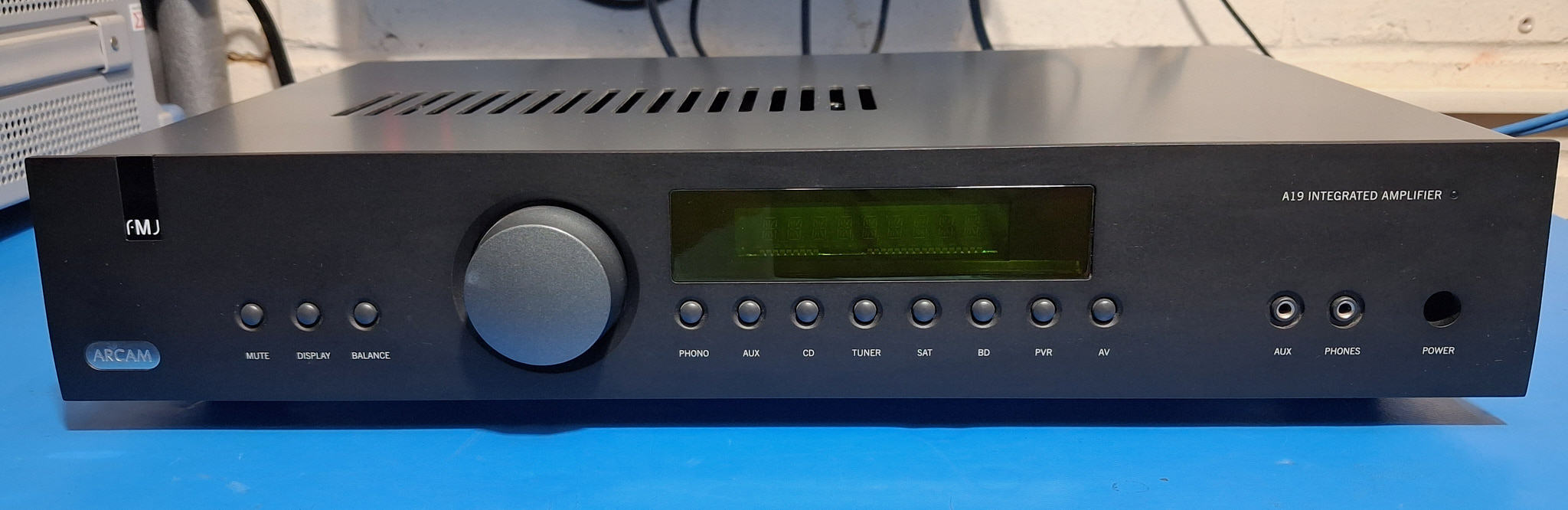 Arcam FMJ A19 Integrated Amplifier with Phono stage