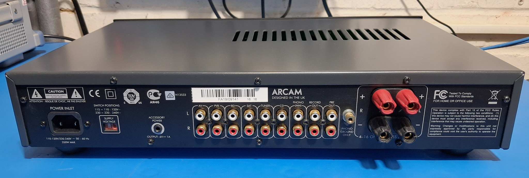 Arcam FMJ A19 Integrated Amplifier with Phono stage - Image 5